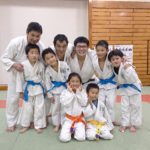 創立1982年 神奈川県大和市で活動している柔道教室です。 柔道をやってみたい、習わせてみたいと思われた方一度、見学、無料体験しみてはいかがでしょうか? 受付はホームページからどうぞ、水曜、土曜でお待ちしております。他の曜日がご希望の方はご相談ください。